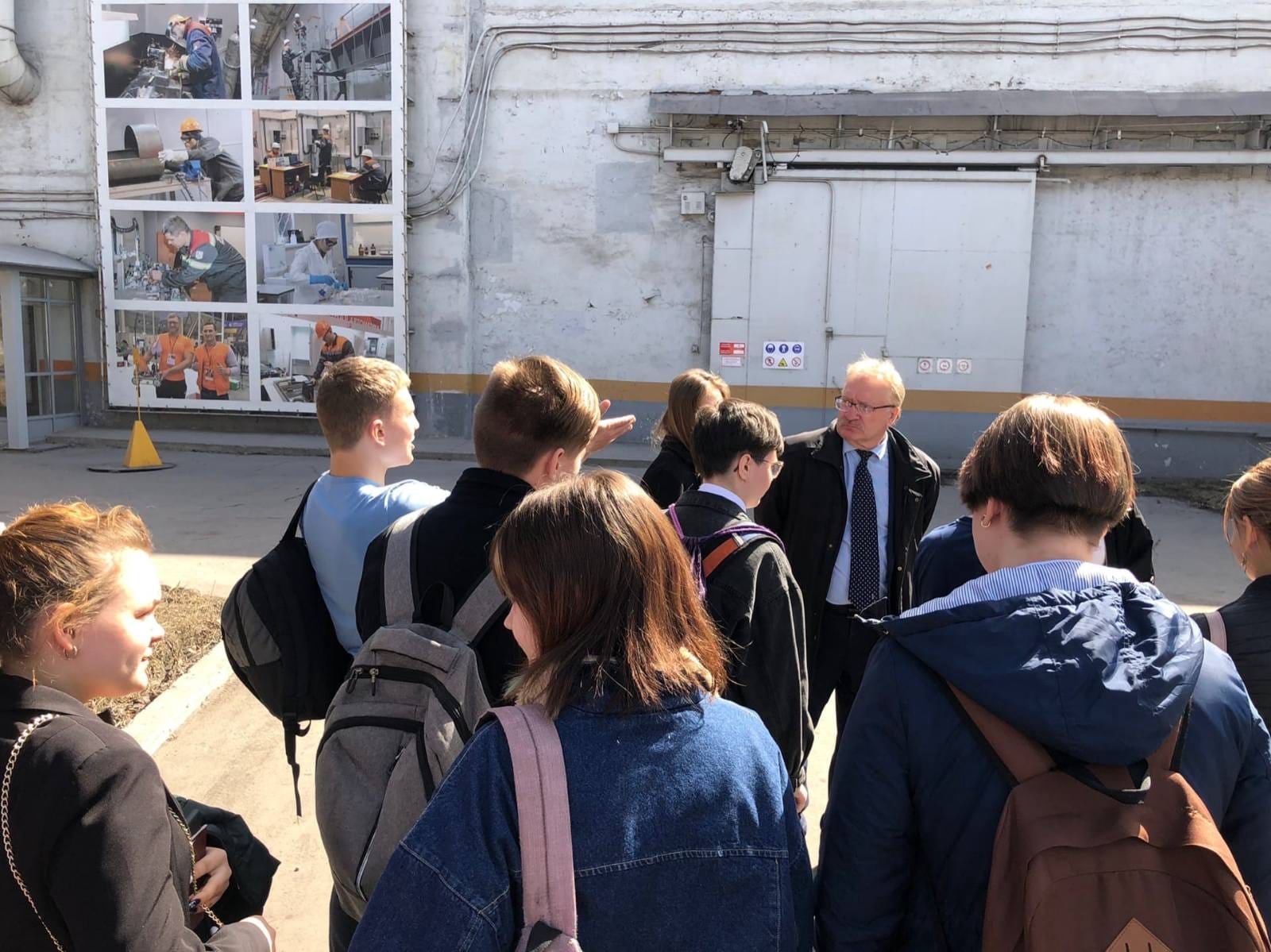 Муниципальное автономное общеобразовательное учреждение «Средняя  общеобразовательная школа № 81 имени Евгения Ивановича Стародуб» - Ученики  9А класса посетили Кузнецкий индустриальный техникум